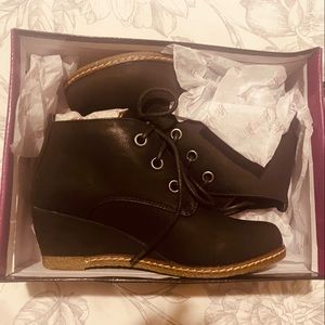 New on Nov nature breeze booties black size 6
